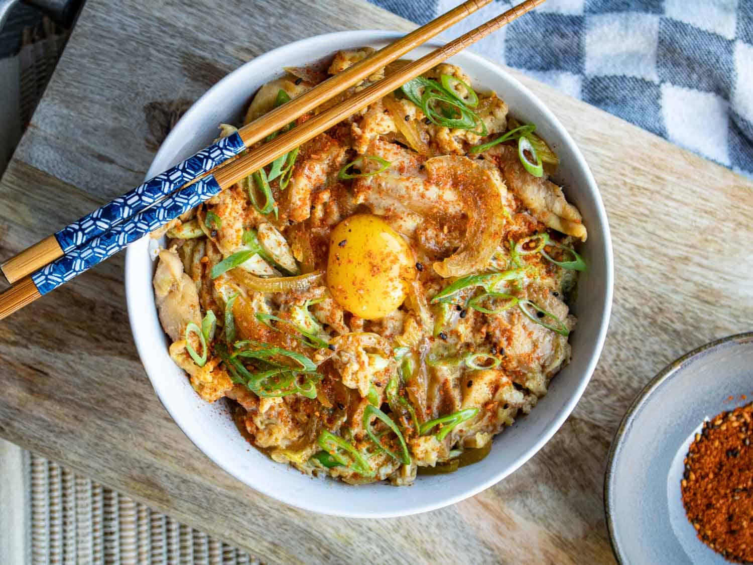 Oyakodon (Rijstbowl met kip en ei)