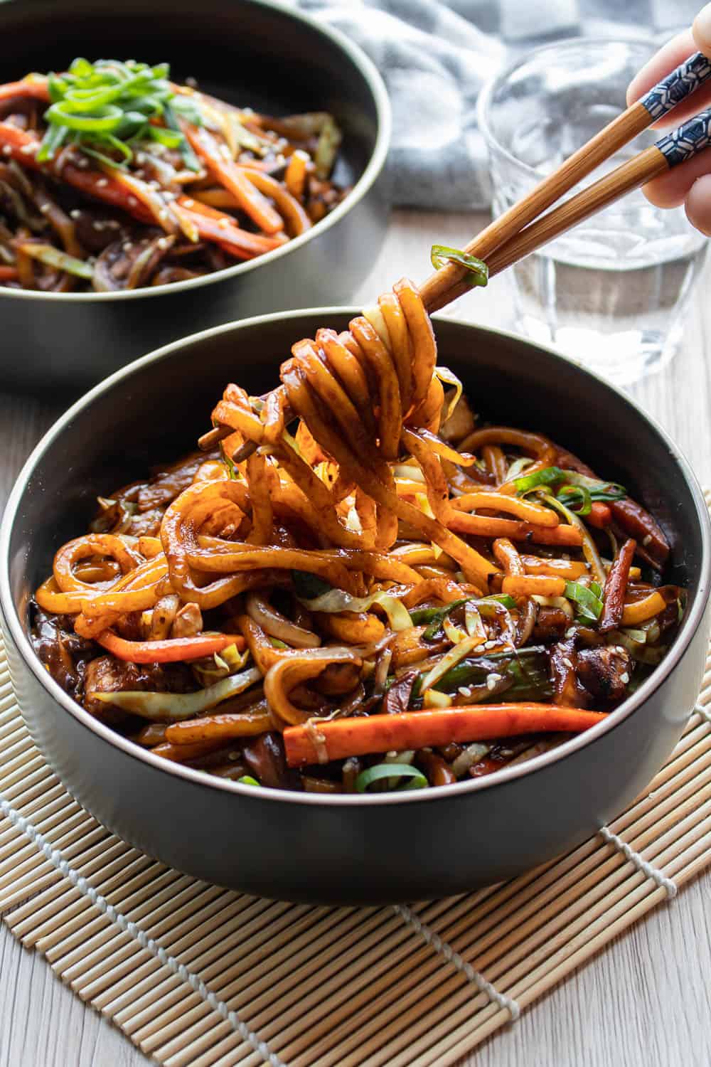 Gebakken Udon Noedels met Buikspek en Shiitake (Yaki Udon)