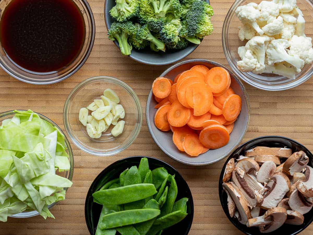 Ingrediënten voor Pad Pak Ruam