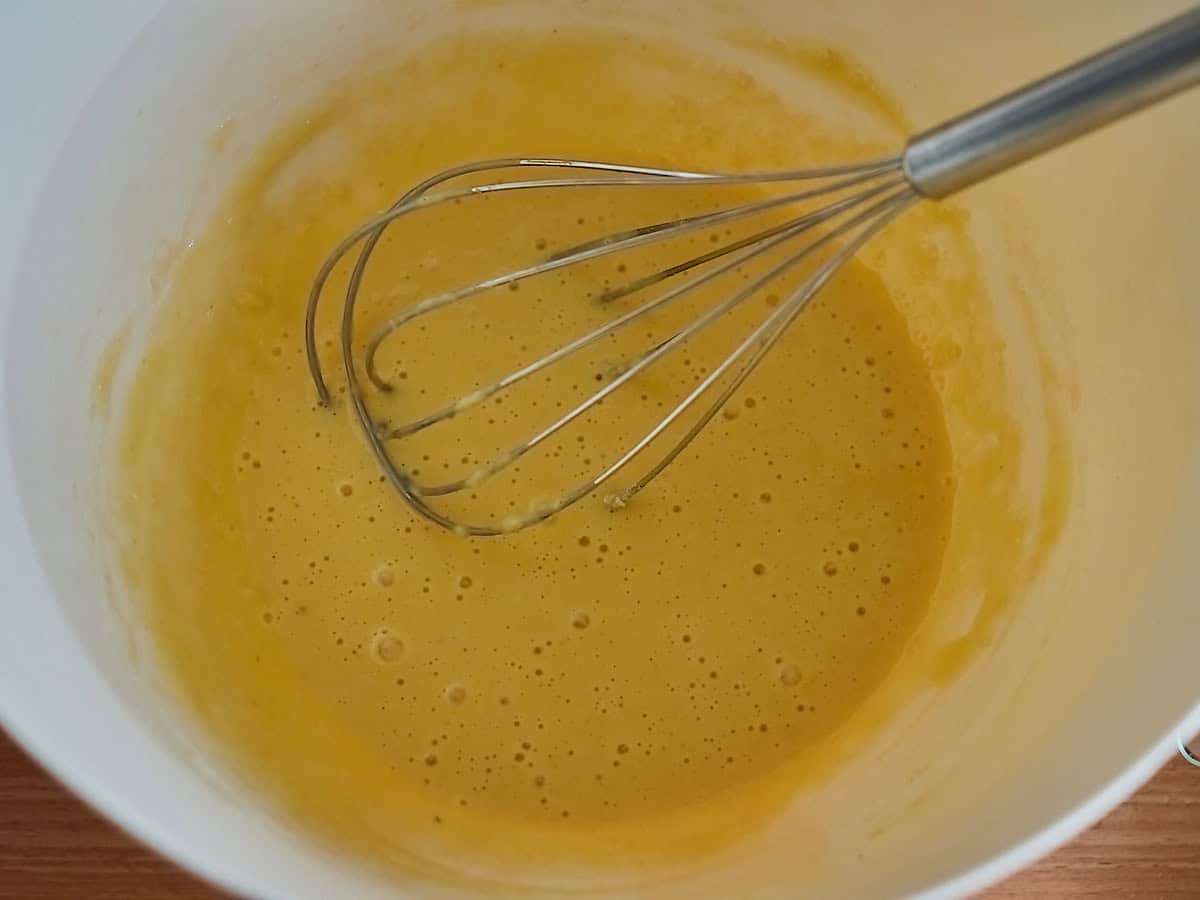 Beslag maken voor Indische Maiskoekjes (Frikadel Djagoeng)